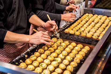 東京 食べ歩き 安い ～街角の味覚冒険～